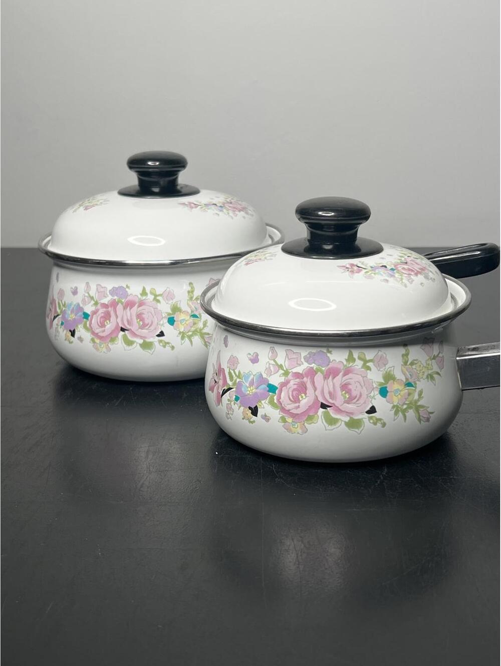 Vintage Retro Floral Enamel Saucepan Set with Lids